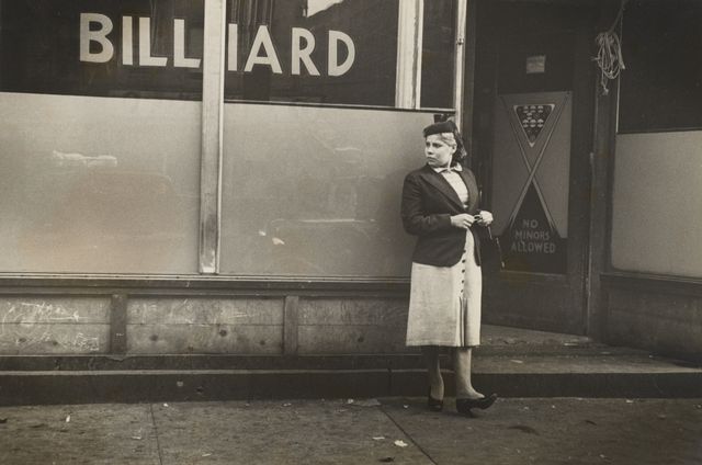 A photo of Helen Levitt, New York ca. 1939